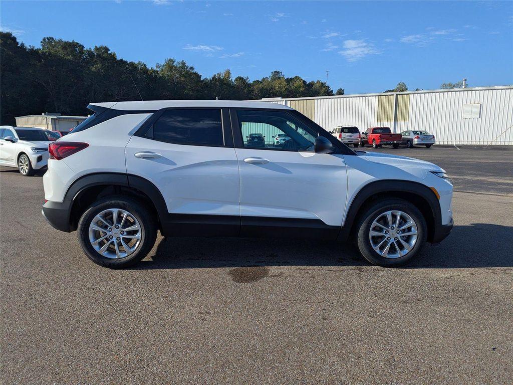 new 2026 Chevrolet TrailBlazer car, priced at $25,588