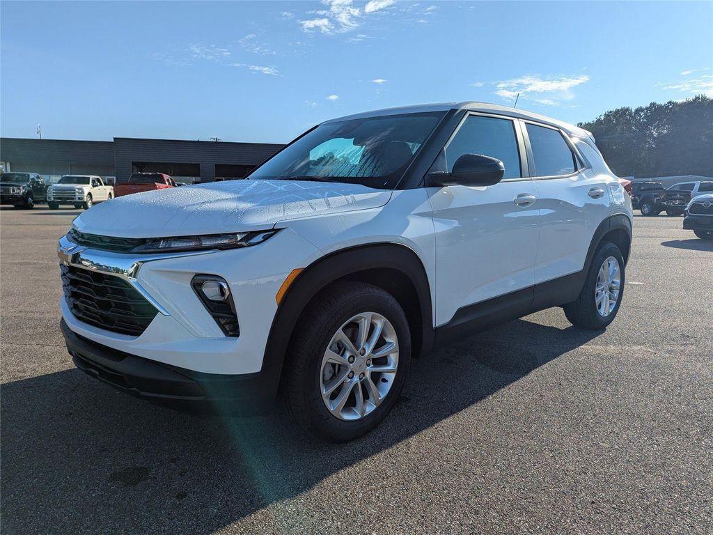 new 2026 Chevrolet TrailBlazer car, priced at $25,588