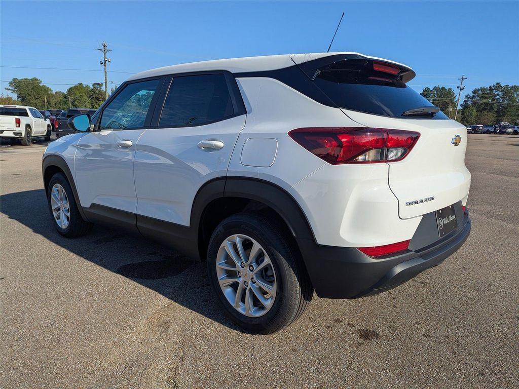 new 2026 Chevrolet TrailBlazer car, priced at $25,588