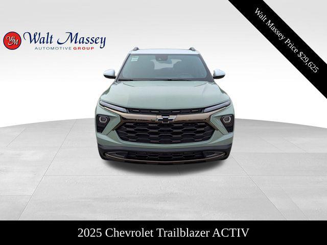 new 2025 Chevrolet TrailBlazer car, priced at $29,625