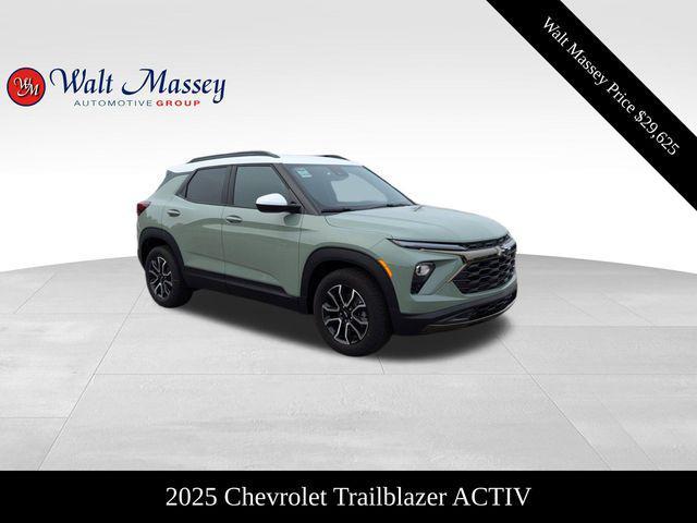 new 2025 Chevrolet TrailBlazer car, priced at $29,625