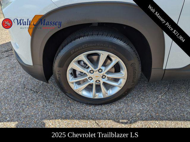 new 2025 Chevrolet TrailBlazer car, priced at $21,904