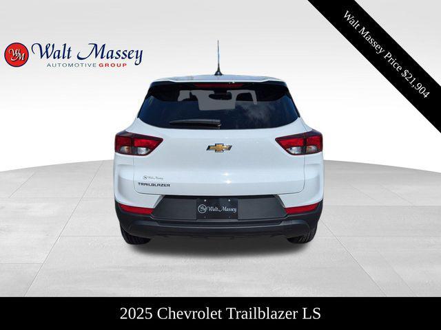 new 2025 Chevrolet TrailBlazer car, priced at $21,904