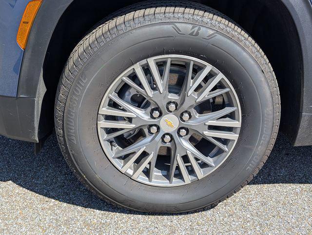 used 2025 Chevrolet Traverse car, priced at $40,199