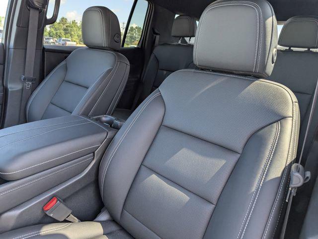 used 2025 Chevrolet Traverse car, priced at $40,199