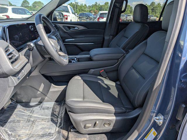 used 2025 Chevrolet Traverse car, priced at $40,199
