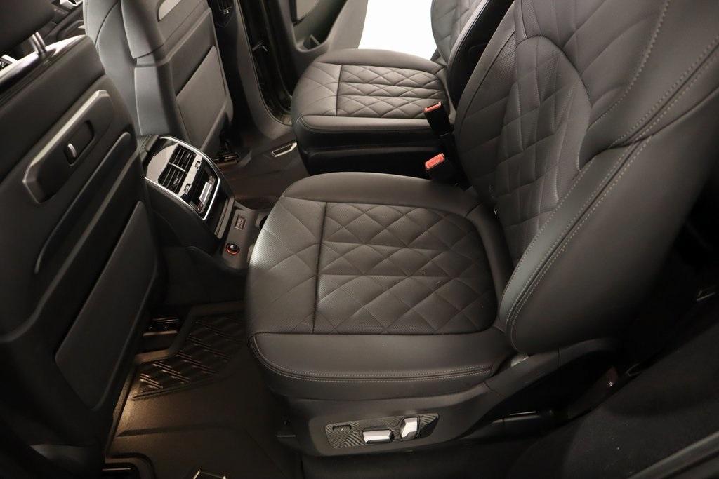 used 2024 BMW X7 car, priced at $67,566