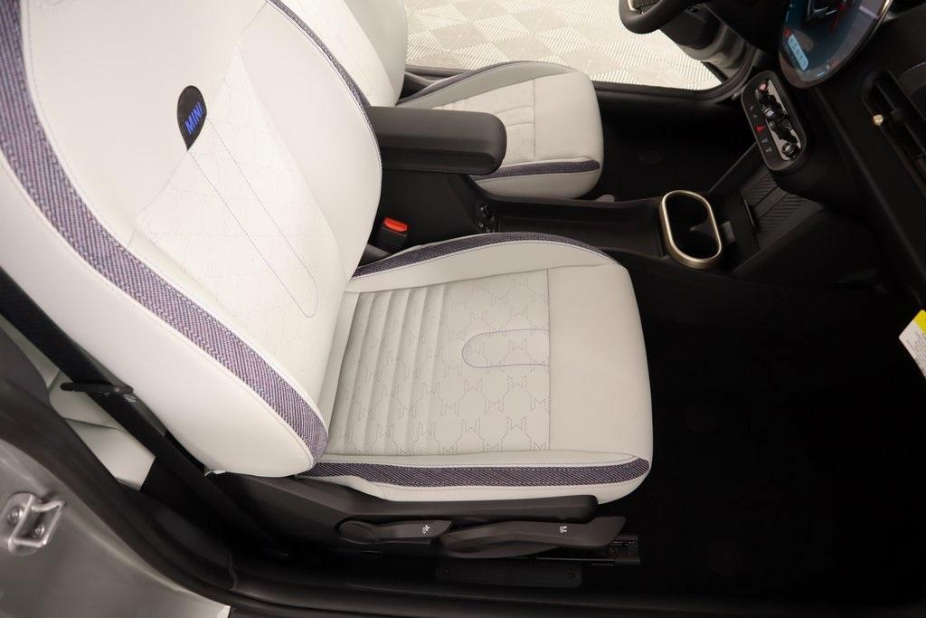 new 2025 MINI Hardtop car, priced at $32,430