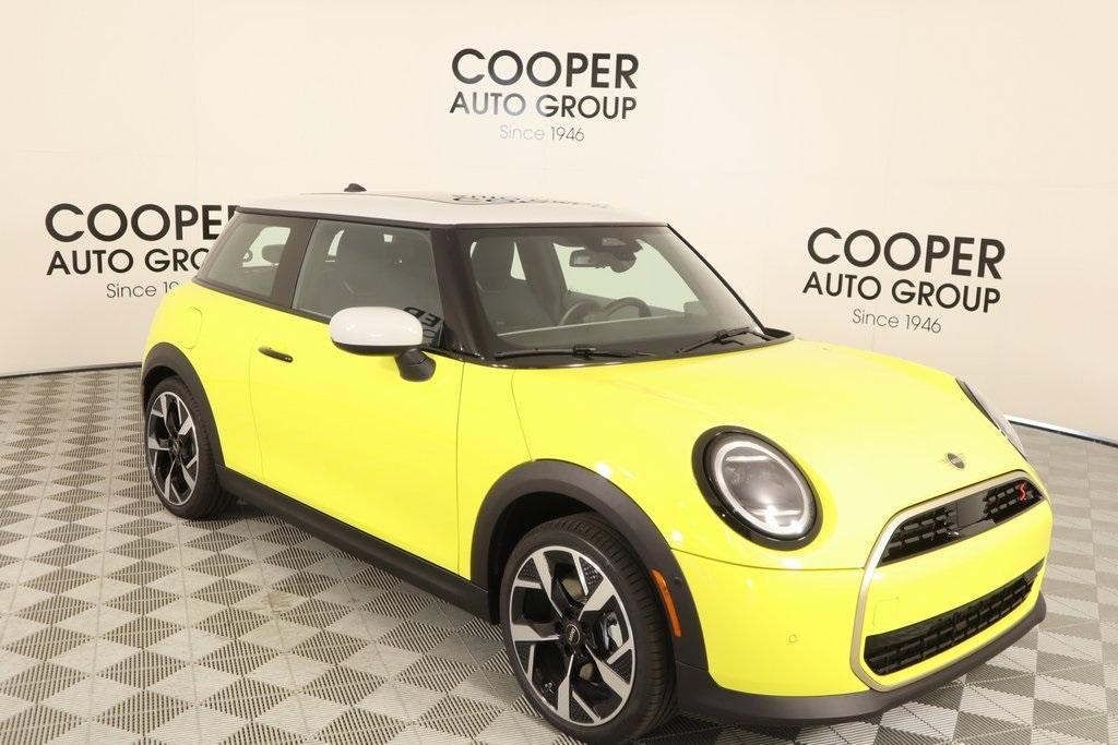 new 2025 MINI Hardtop car, priced at $36,565