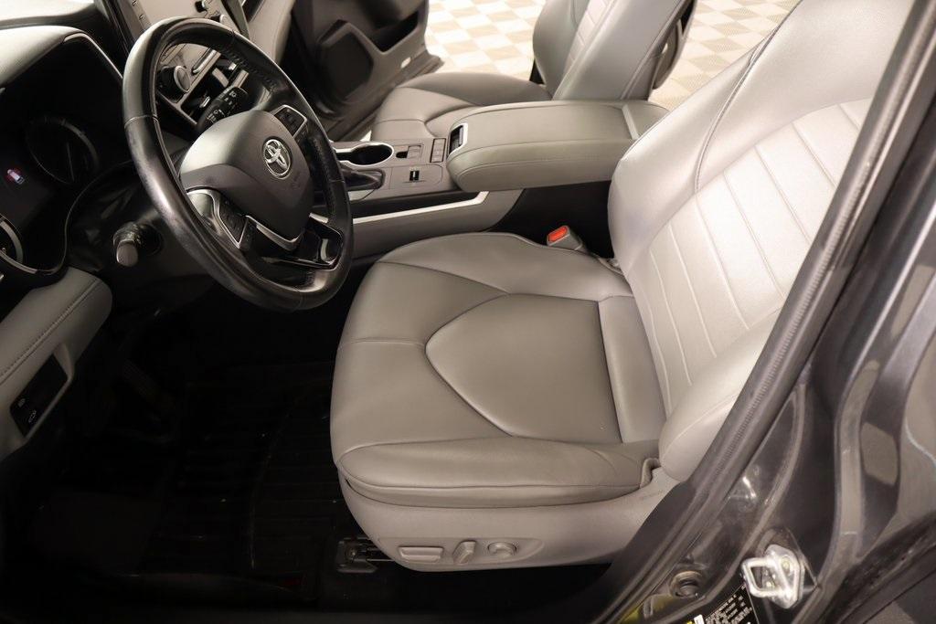 used 2021 Toyota Highlander car, priced at $23,105