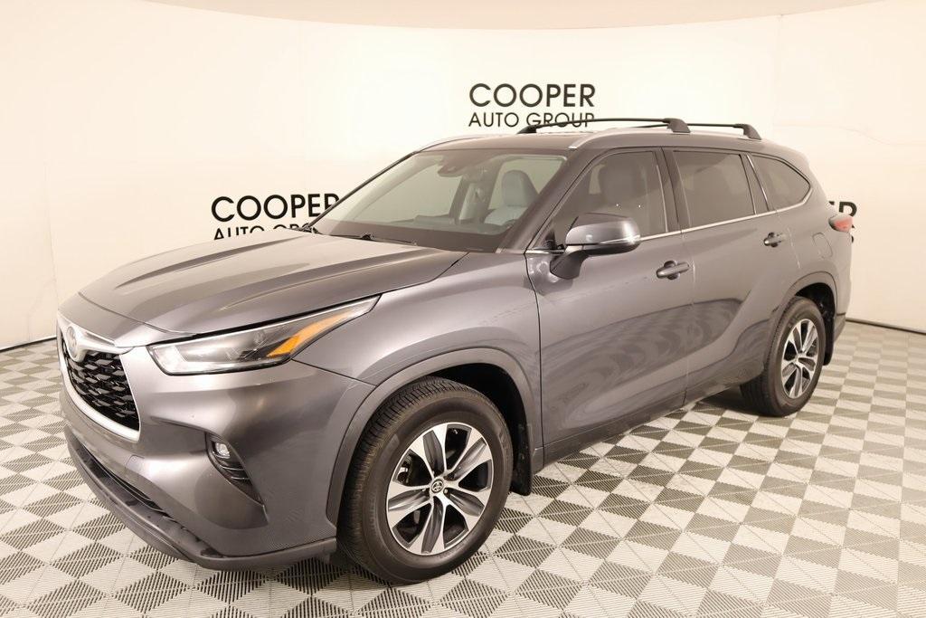 used 2021 Toyota Highlander car, priced at $23,105