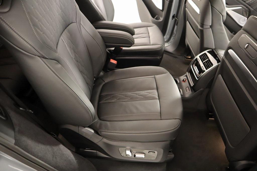 new 2026 BMW ALPINA XB7 car, priced at $161,425
