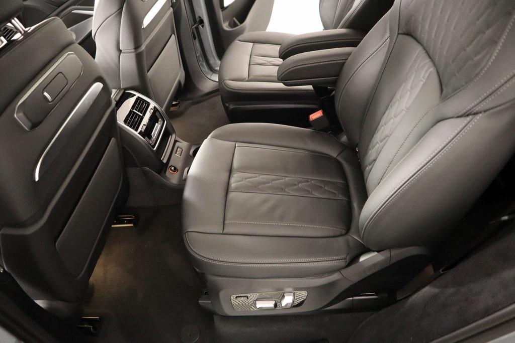 new 2026 BMW ALPINA XB7 car, priced at $161,425