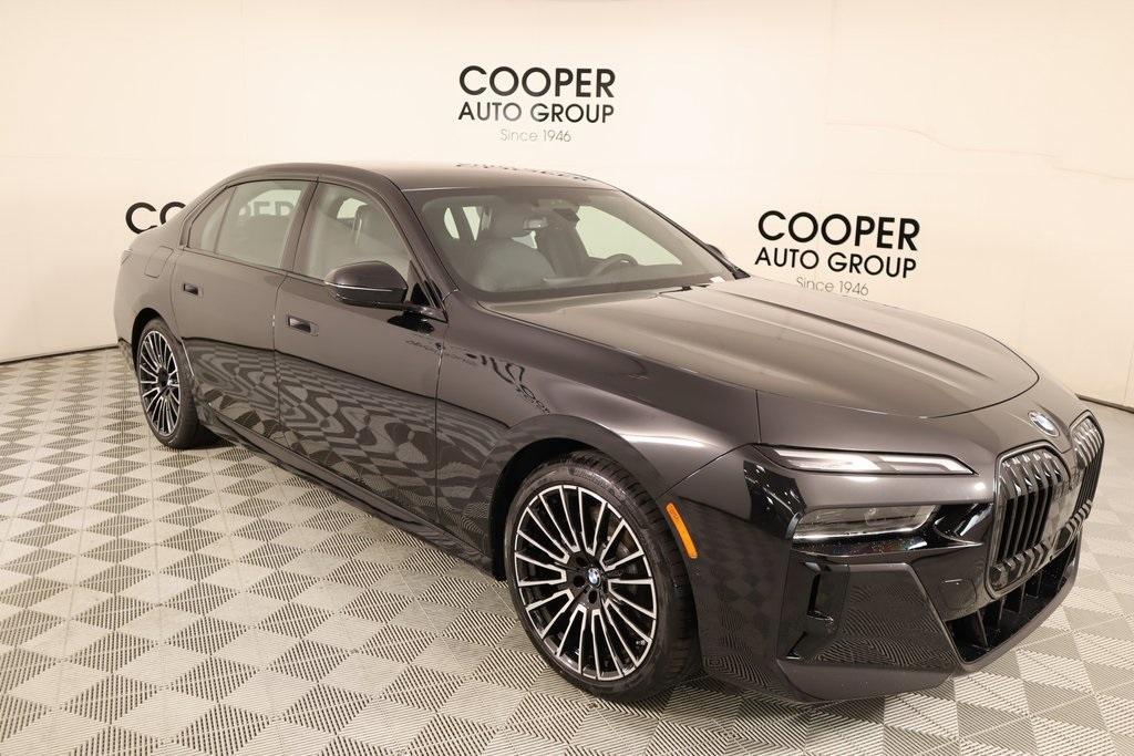 new 2025 BMW 760 car, priced at $129,400