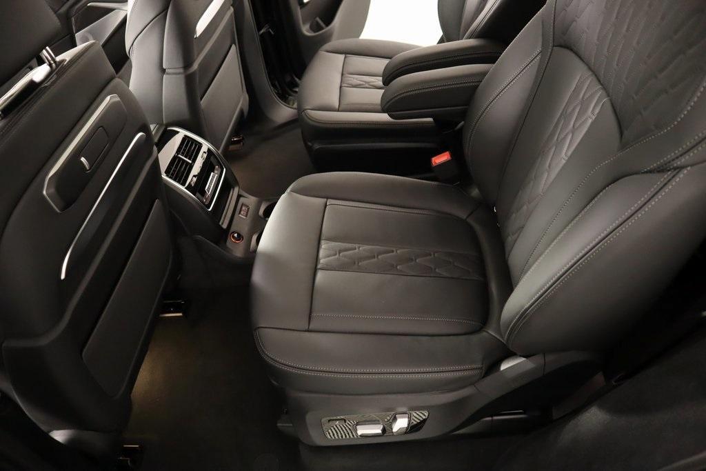 new 2026 BMW ALPINA XB7 car, priced at $161,425