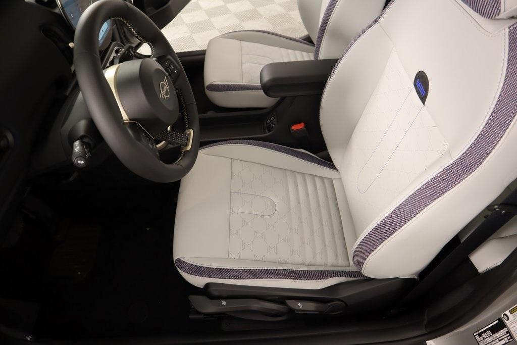 new 2025 MINI Hardtop car, priced at $32,430