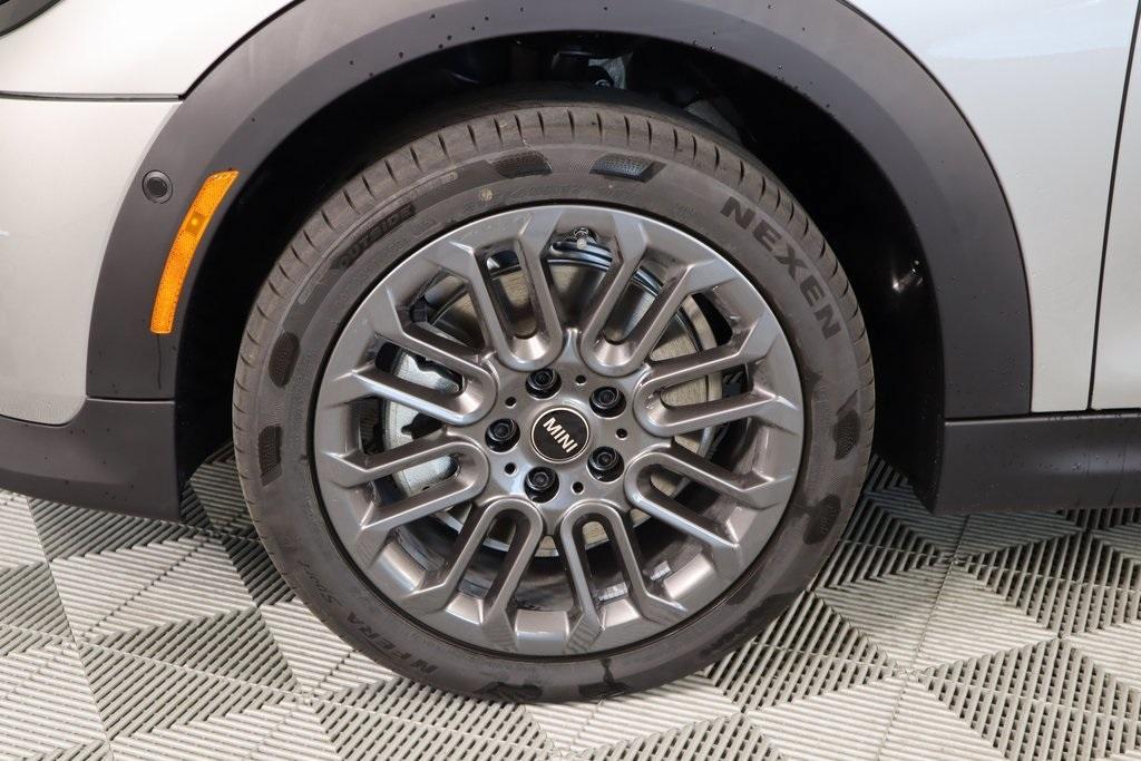 new 2025 MINI Hardtop car, priced at $32,430