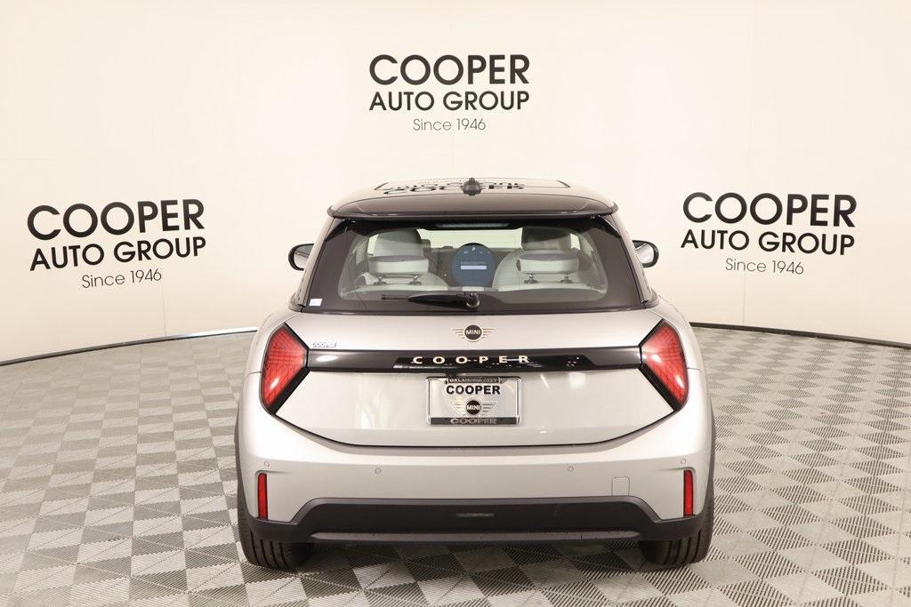 new 2025 MINI Hardtop car, priced at $32,430