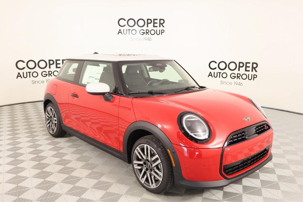 new 2025 MINI Hardtop car, priced at $35,595