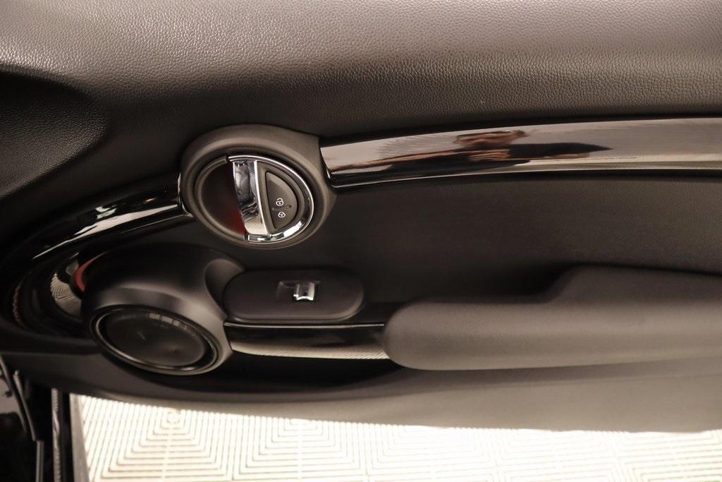 used 2023 MINI Hardtop car, priced at $31,500