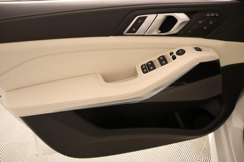 new 2026 BMW X7 car, priced at $101,755