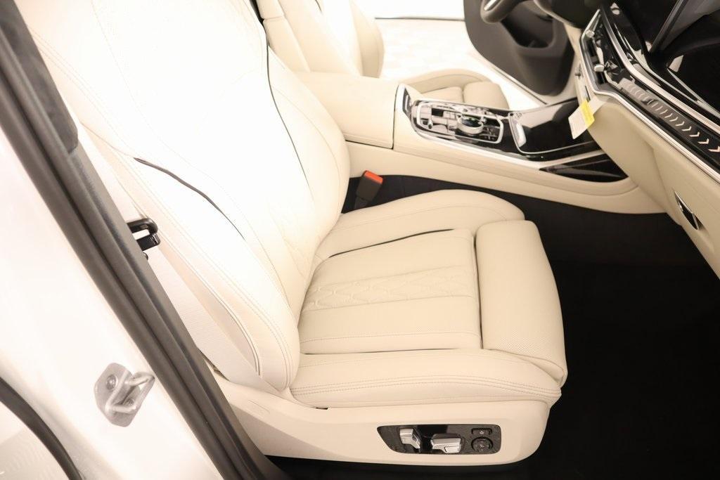 new 2026 BMW X7 car, priced at $101,755