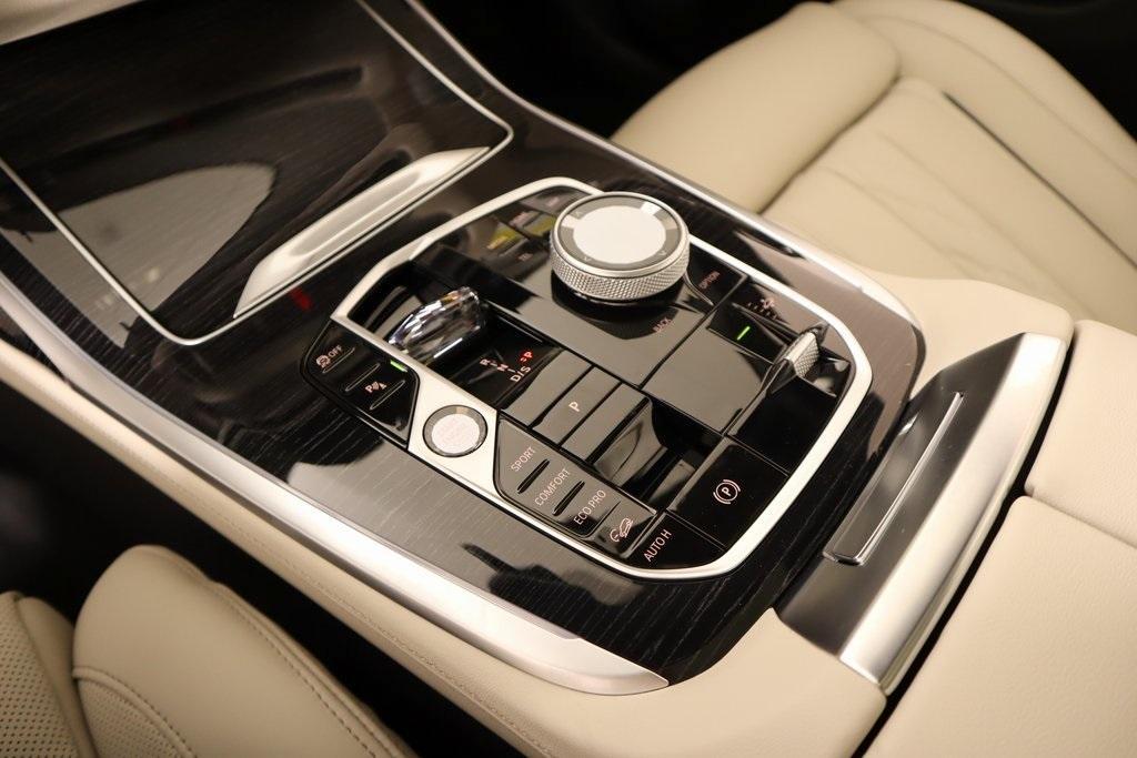 new 2026 BMW X7 car, priced at $103,705