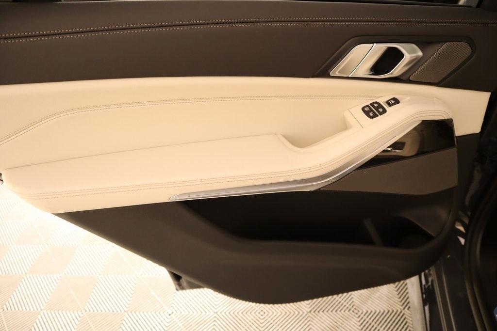 new 2026 BMW X7 car, priced at $103,705