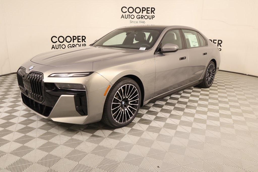 new 2025 BMW 760 car, priced at $129,400