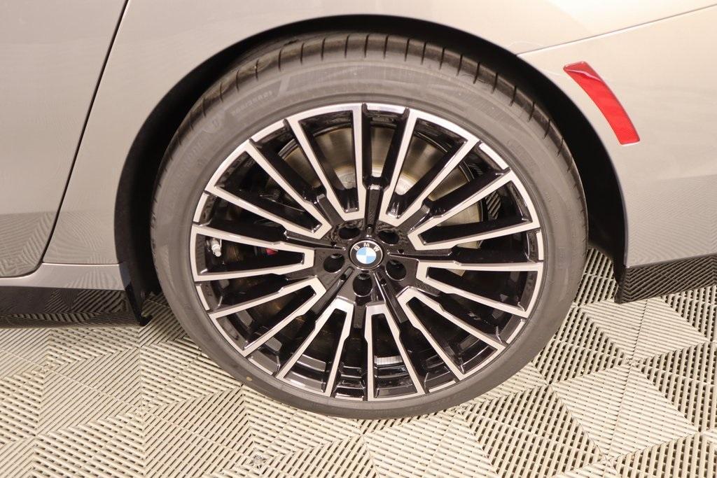 new 2025 BMW 760 car, priced at $129,400