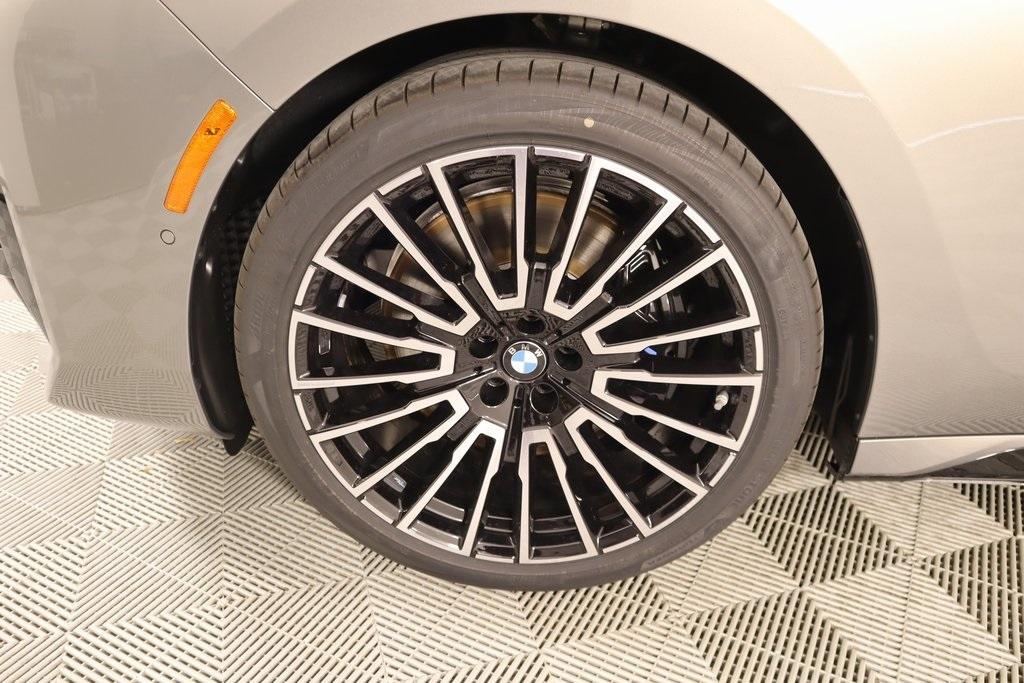 new 2025 BMW 760 car, priced at $129,400