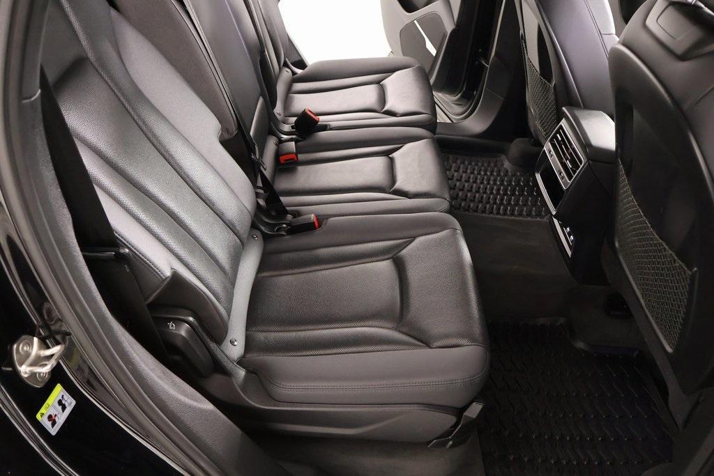 used 2020 Audi Q7 car, priced at $32,490