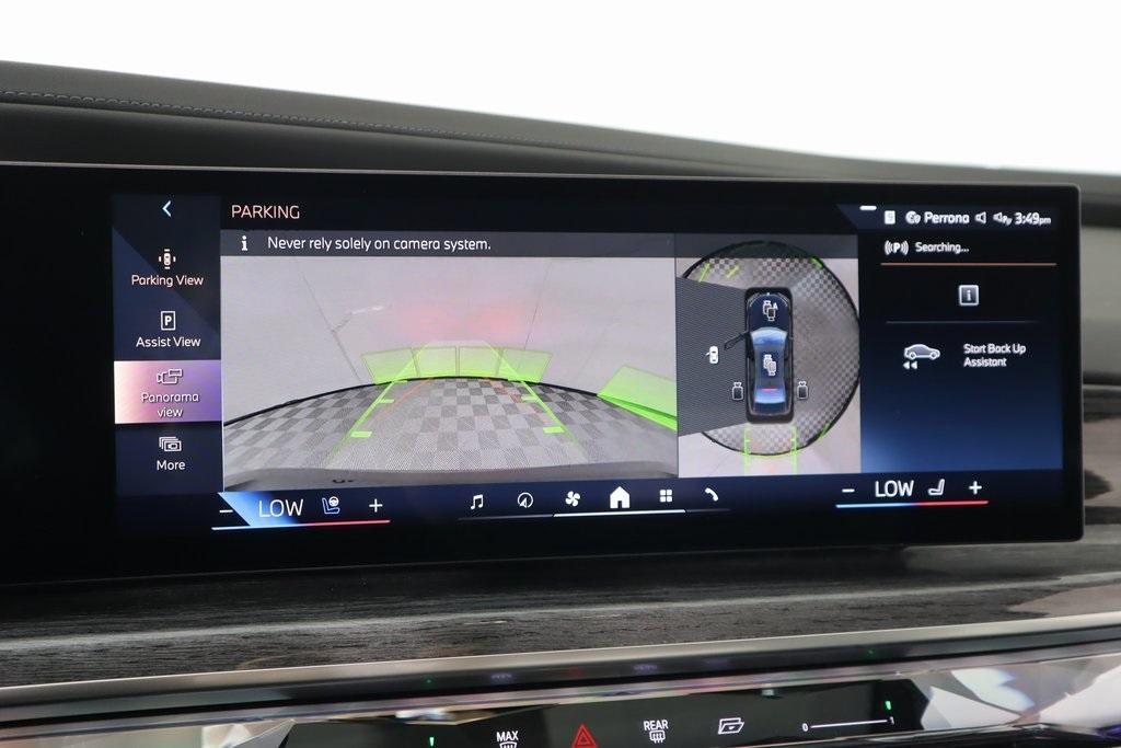 new 2025 BMW 760 car, priced at $134,150