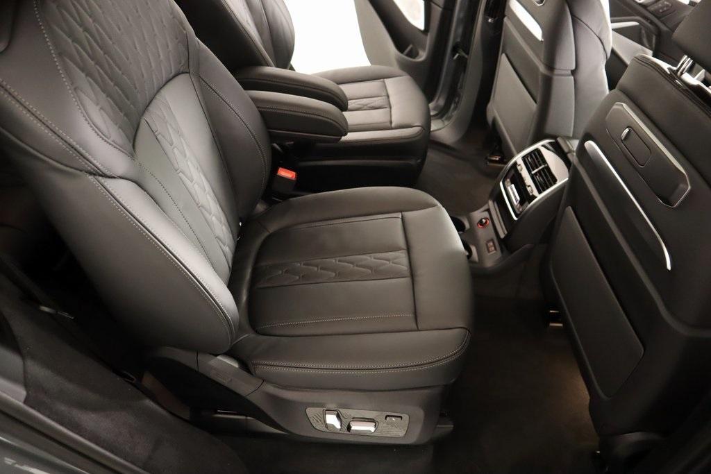 new 2026 BMW ALPINA XB7 car, priced at $161,425