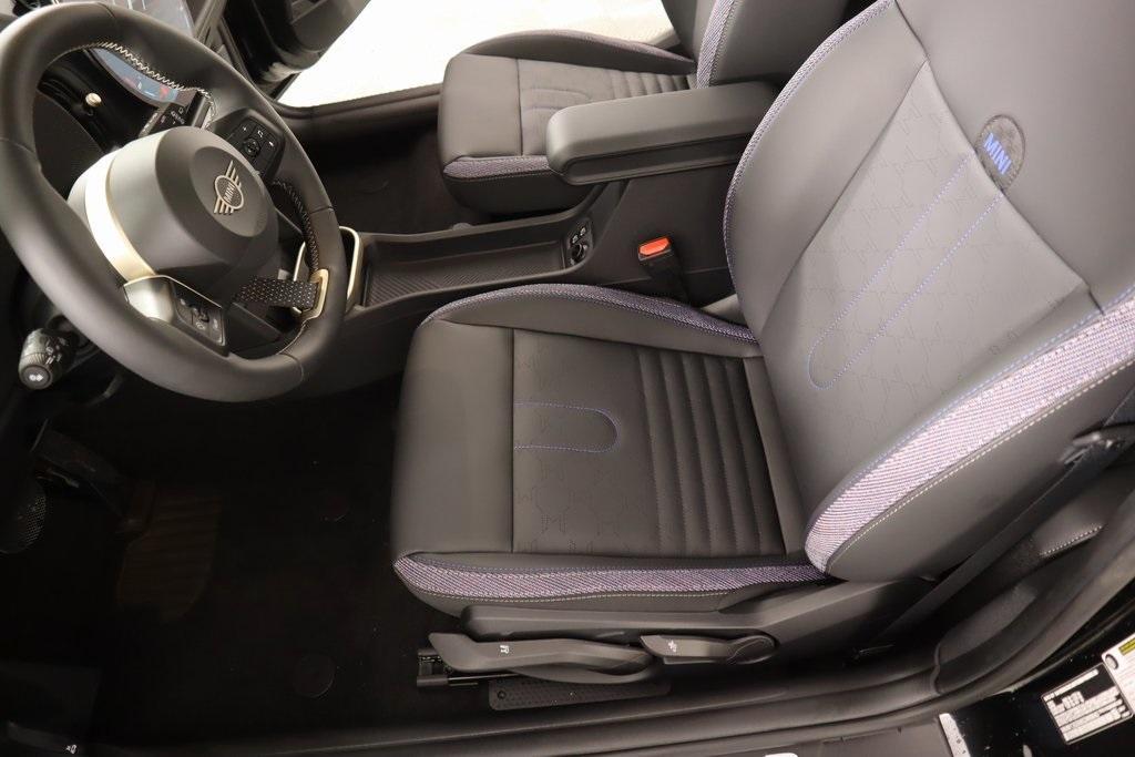 new 2025 MINI Hardtop car, priced at $33,030