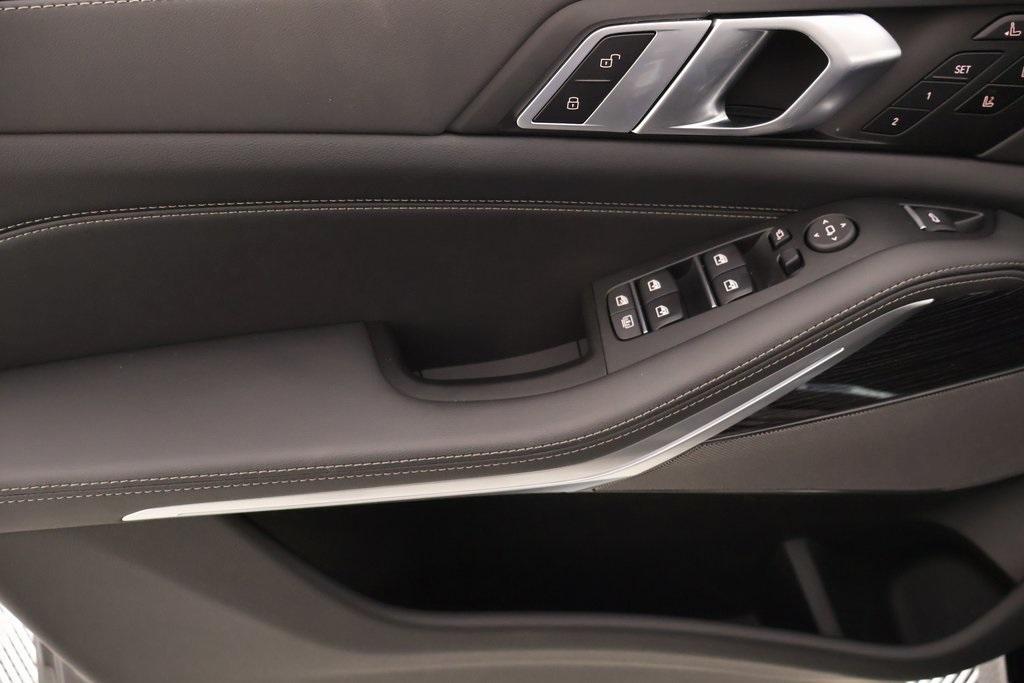 new 2026 BMW X7 car, priced at $99,805