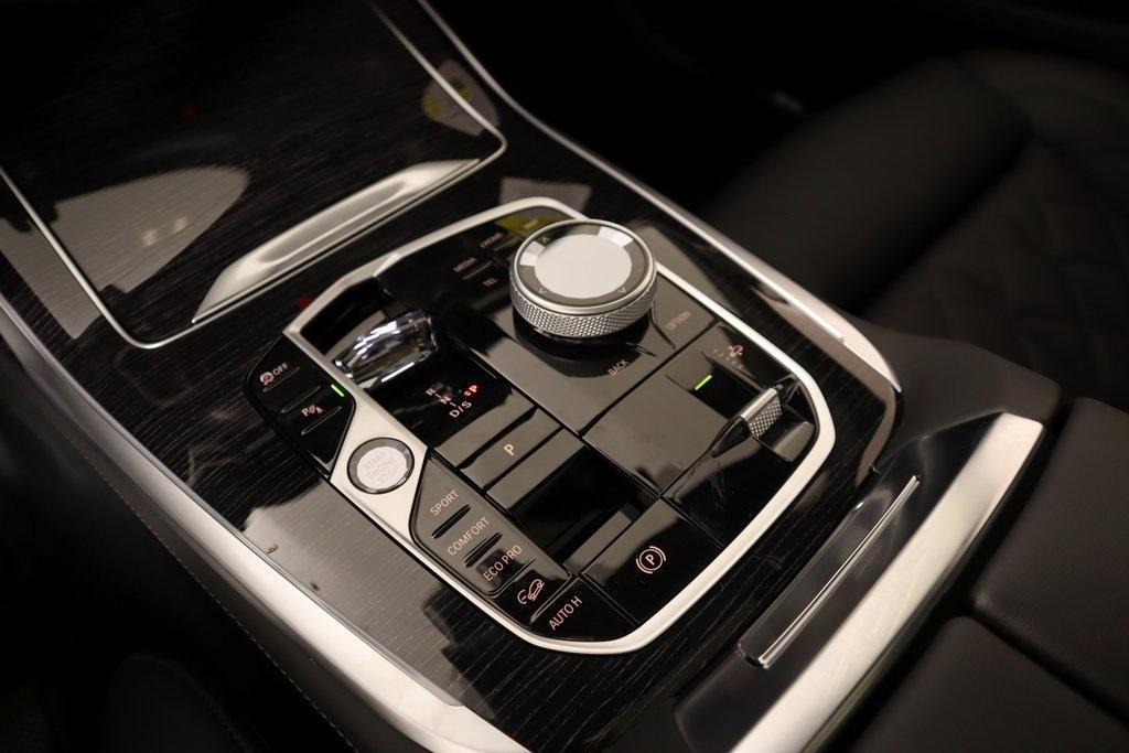 new 2026 BMW X7 car, priced at $104,805