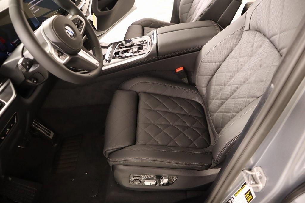 new 2026 BMW X7 car, priced at $104,805