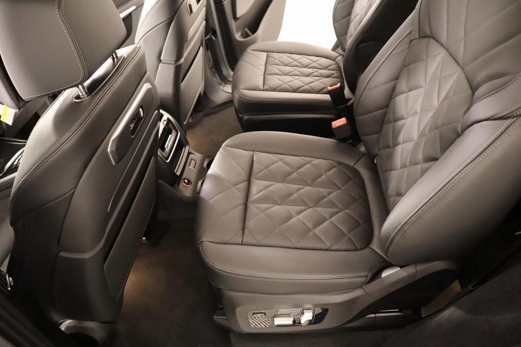 new 2026 BMW X7 car, priced at $104,805