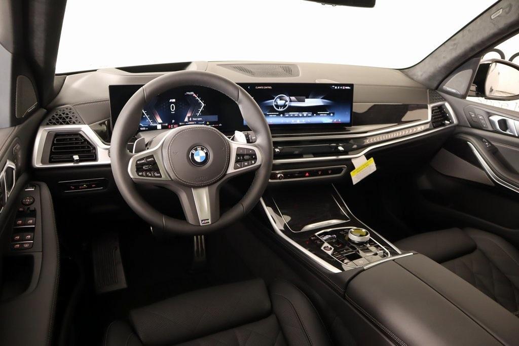 new 2026 BMW X7 car, priced at $104,805