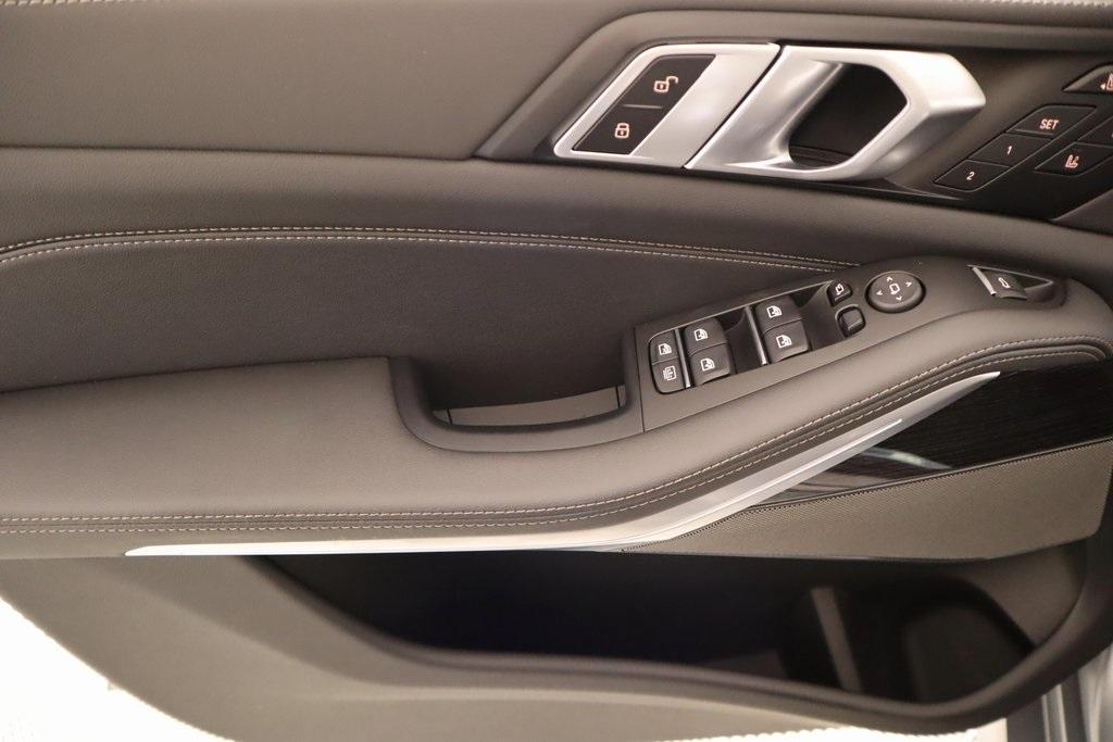 new 2026 BMW X7 car, priced at $104,805