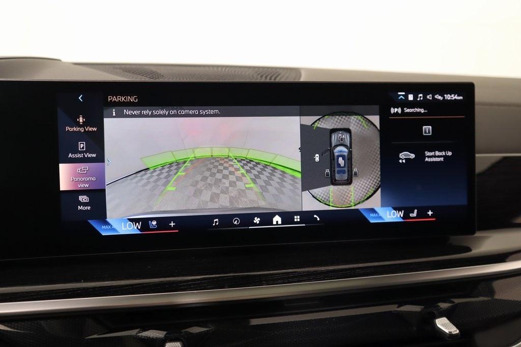 new 2026 BMW X7 car, priced at $104,805