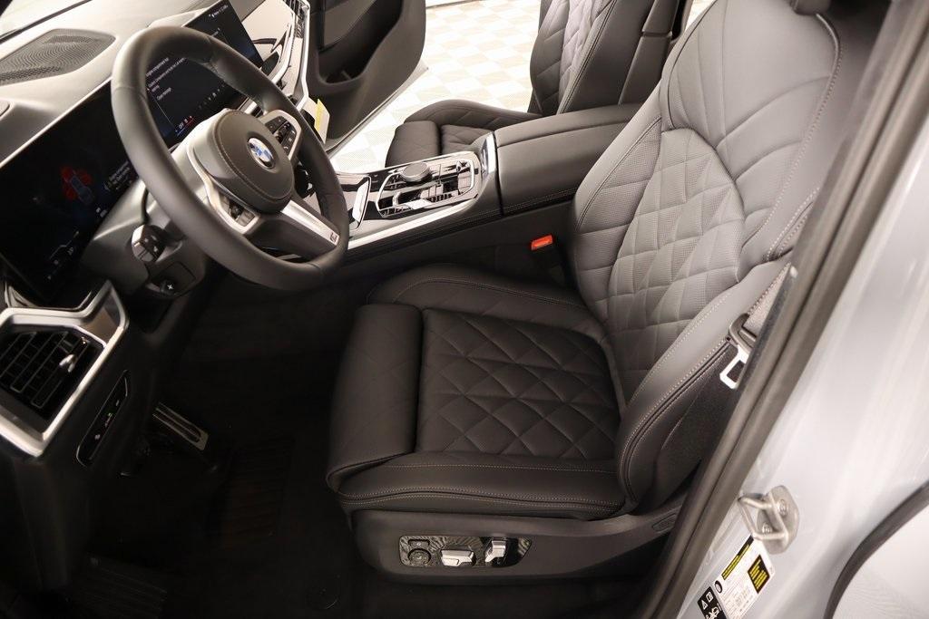 new 2026 BMW X7 car, priced at $97,705