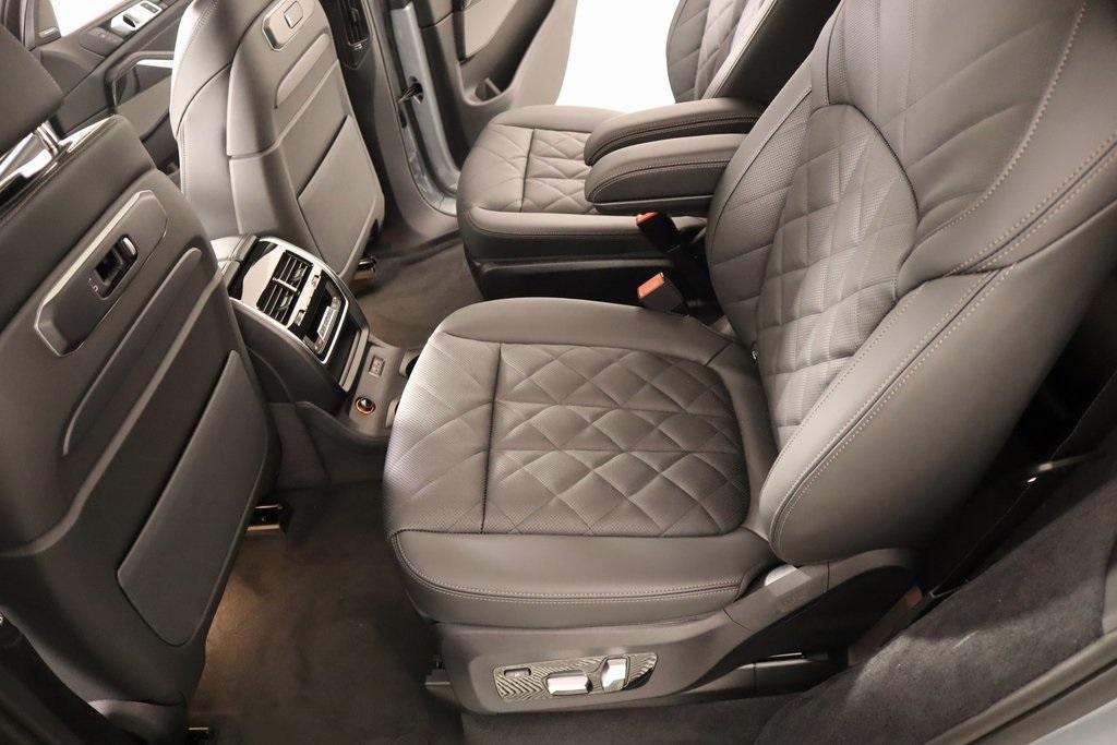 new 2026 BMW X7 car, priced at $97,705