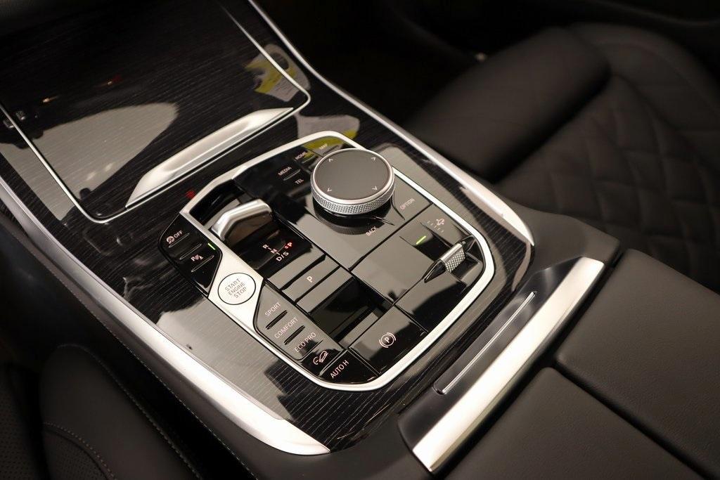 new 2026 BMW X7 car, priced at $97,705