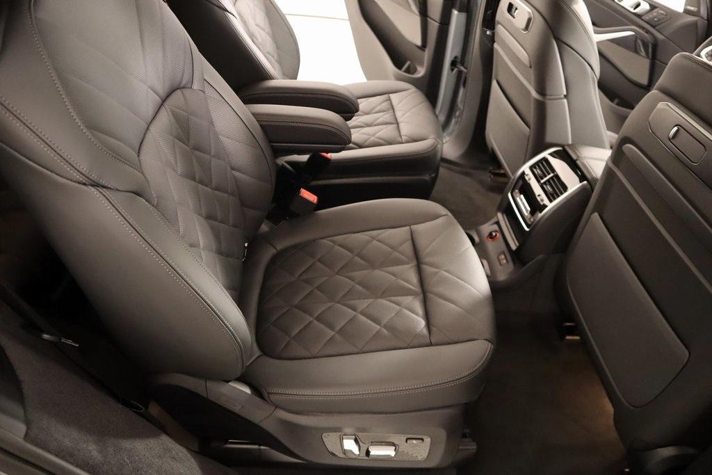 new 2026 BMW X7 car, priced at $97,705