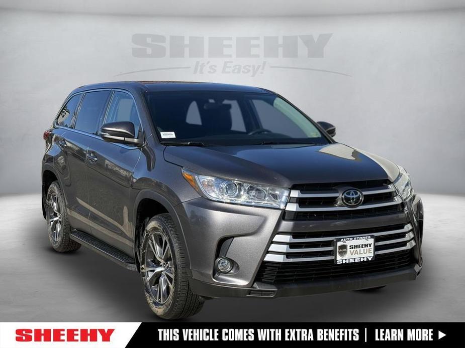 used 2019 Toyota Highlander car, priced at $26,988