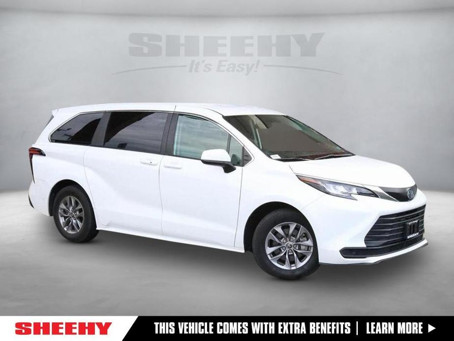 used 2022 Toyota Sienna car, priced at $39,206