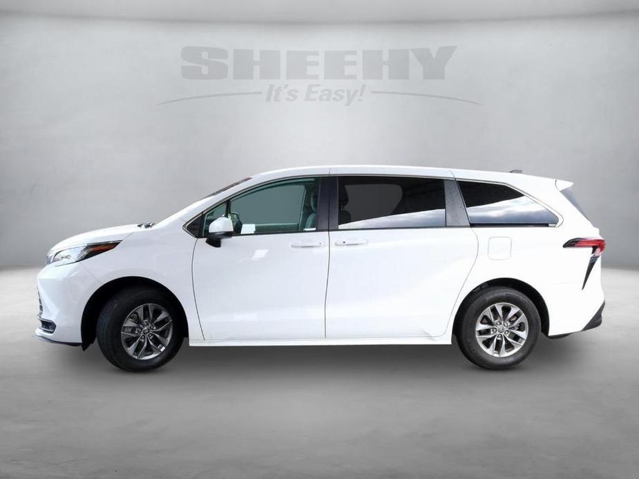 used 2022 Toyota Sienna car, priced at $39,206