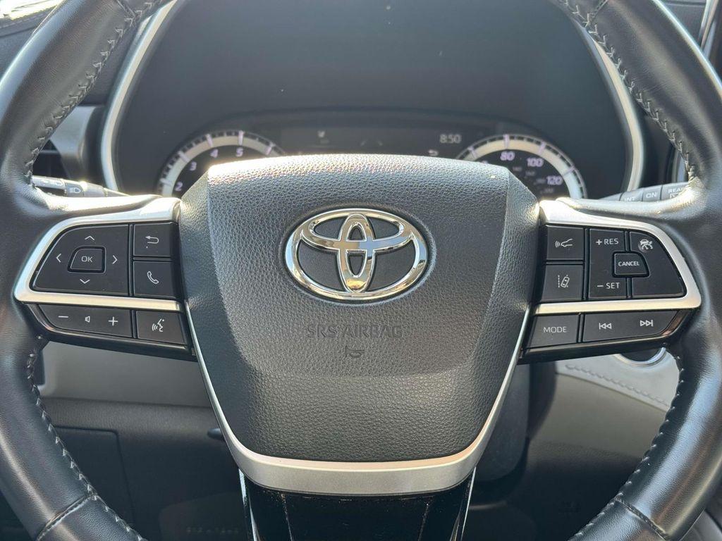 used 2022 Toyota Highlander car, priced at $35,265